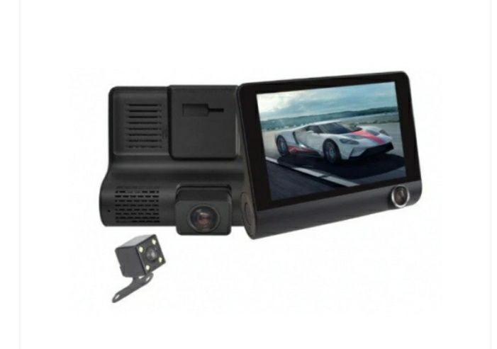 Відеореєстратор має три камери