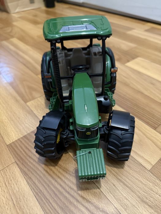 Трактор Bruder John Deere в ідеальному стані