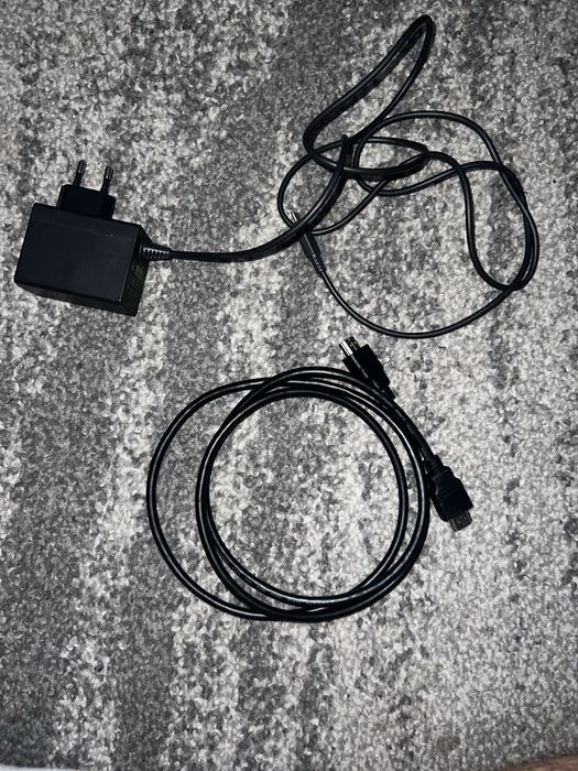 Nintendo Switch + gra + akcesoria Stan Idealny