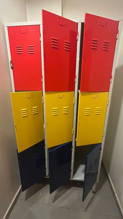 ARMARIO METALICO COM 9 CACIFOS