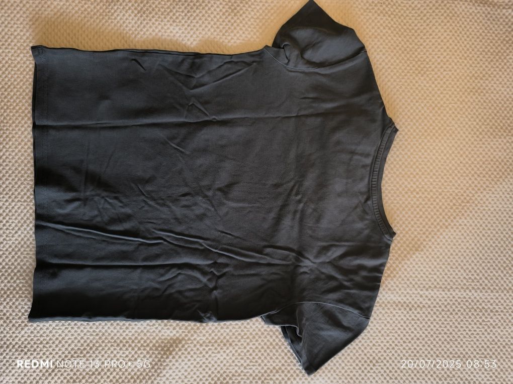 T-shirt de algodão. Nova.