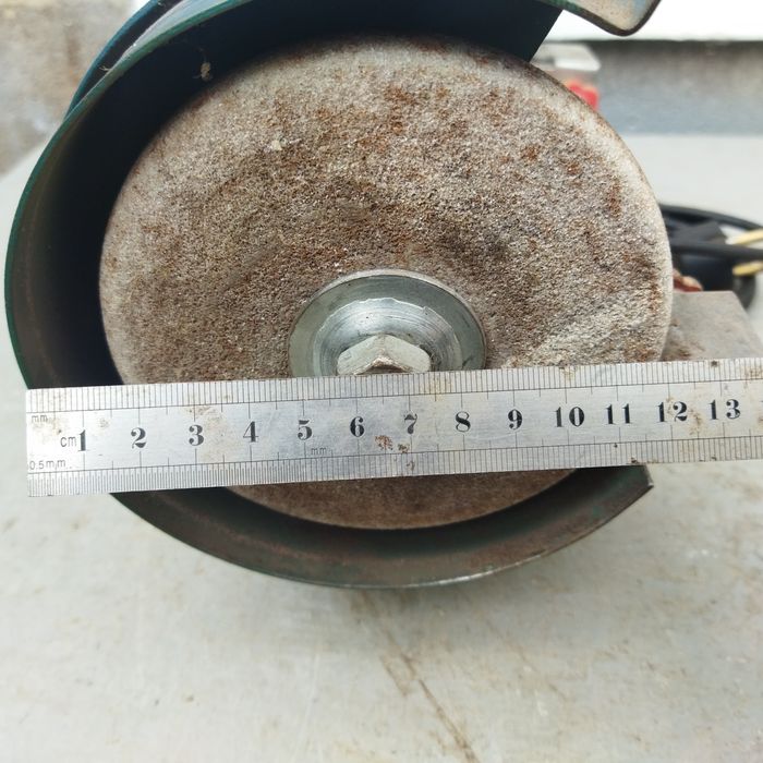 Точильный заточной станок Точило DWT 150