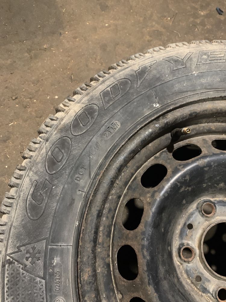 Колеса, шини, решина r15 205/65. Goodyear зимня резина. 5х120