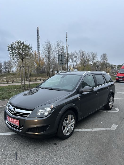 Opel Astra 2010 1.4 бензин