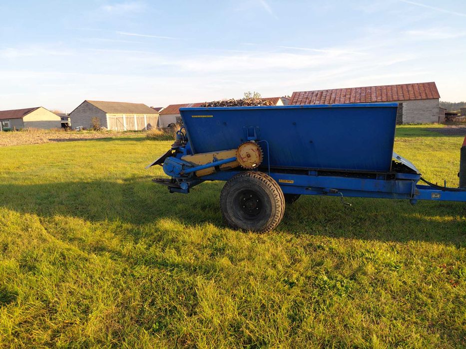 Rozsiewacz wapna rcw 3 łańcuchowy Fabryczny .