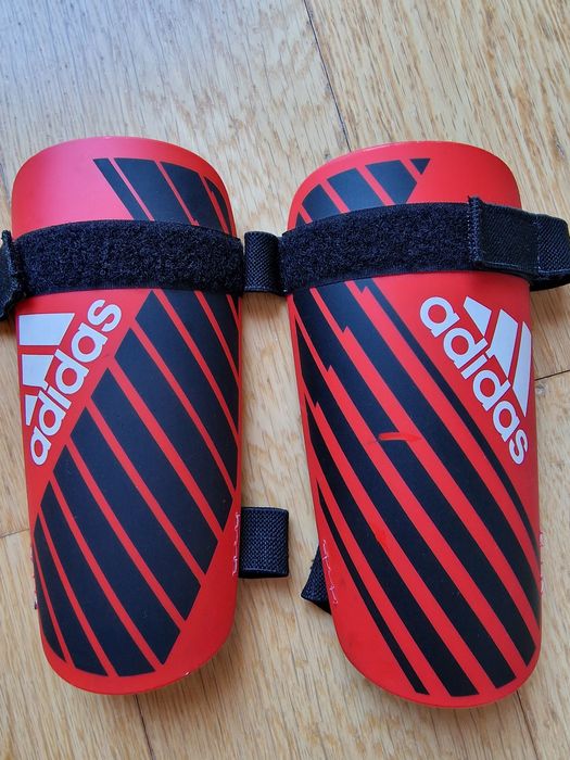 Caneleiras Futebol menino Adidas