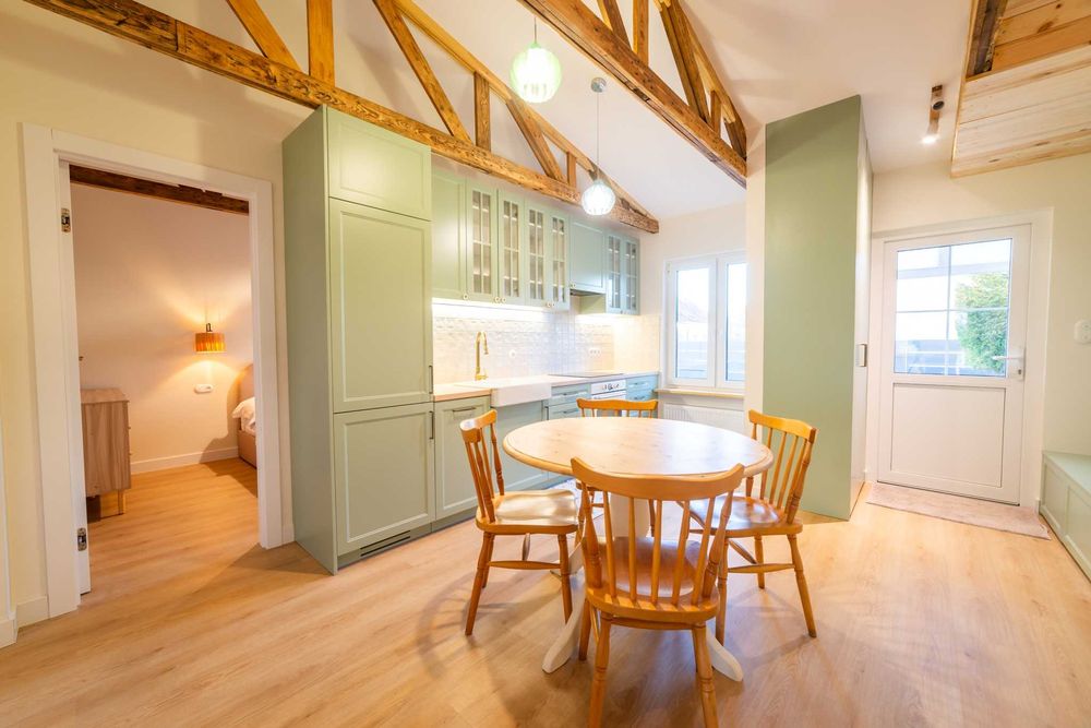 Wynajmę mieszkanie 3 pokojowe z ogródkiem.