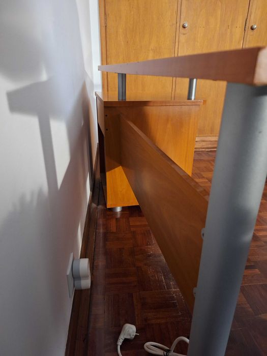 Secretária de estudo castanha