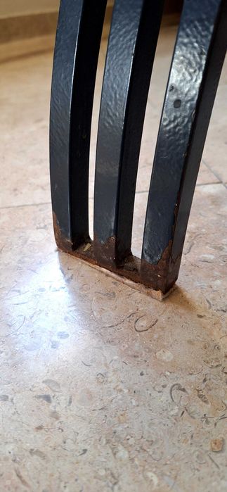 Black friday de cadeiras e mesa e um sistema de home video da sony