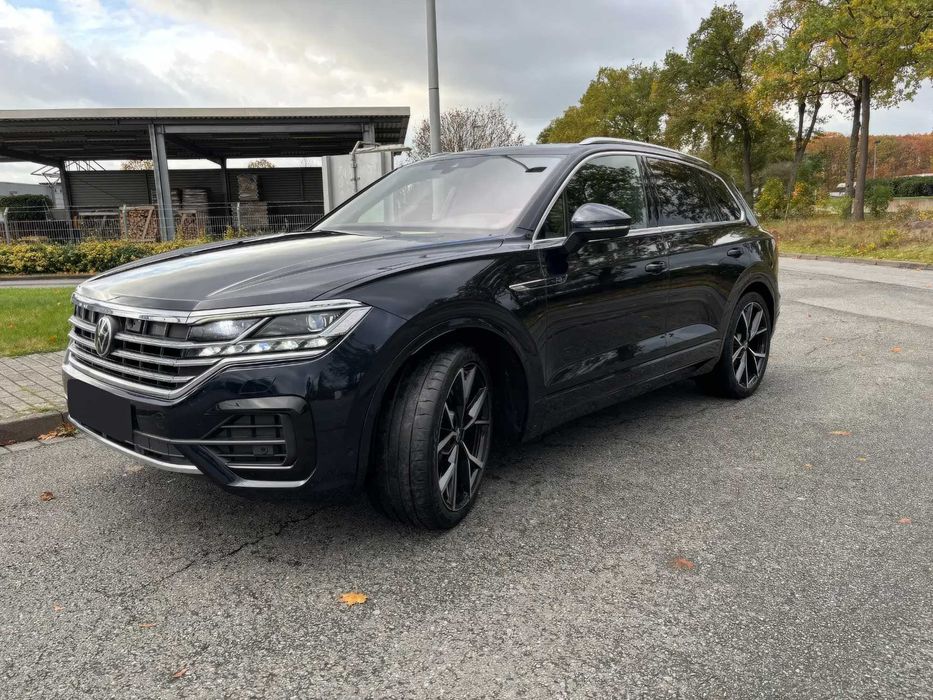 Volkswagen Touareg      2022