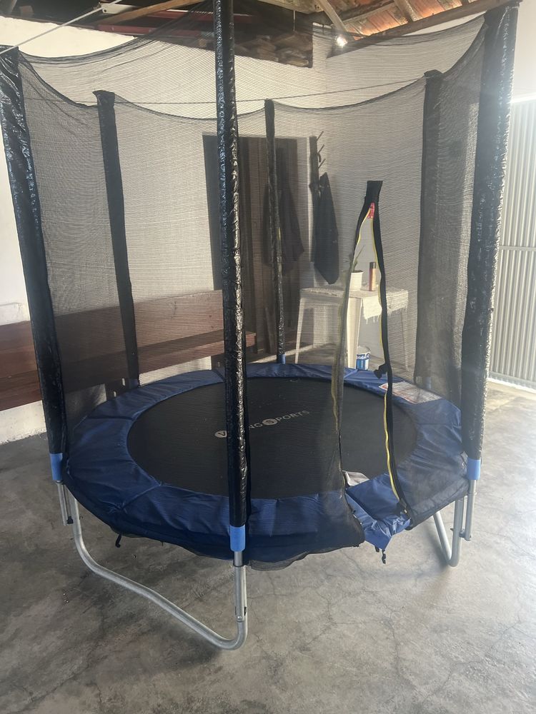Trampolim - 183 cm - com rede de segurança - azul