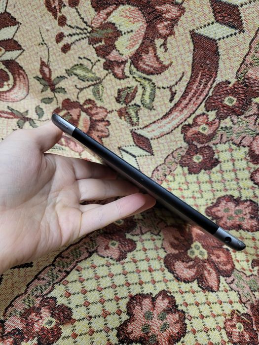 Apple iPad air 9.7" wifi lte 16 ГБ планшет