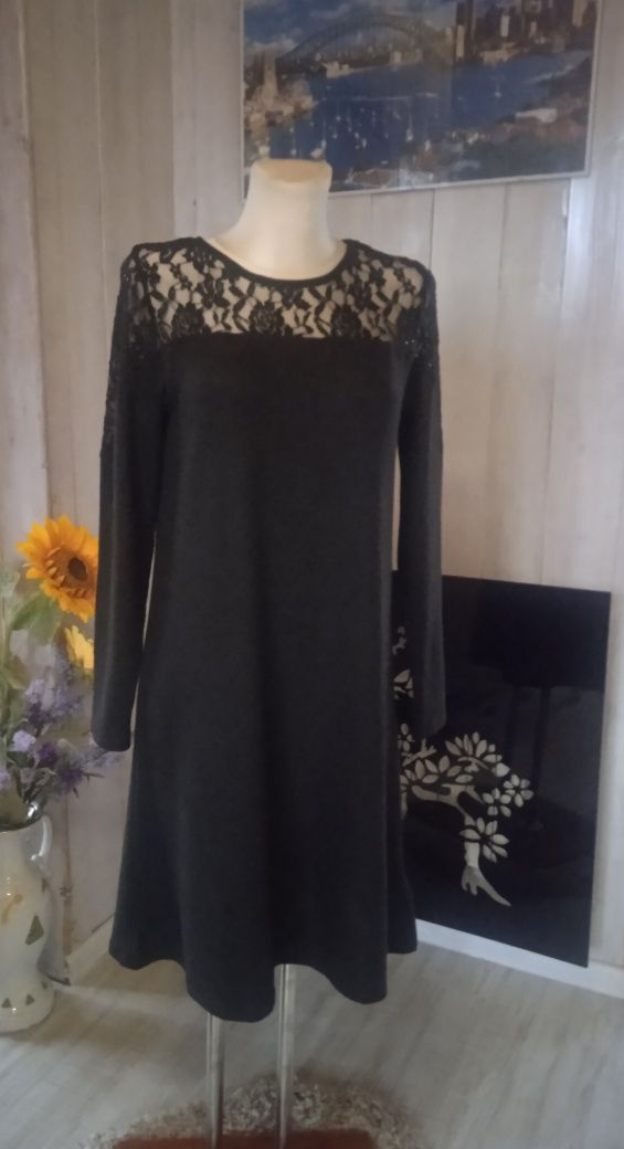 Świetna dzianinowa czarna sukienka z koronką jesień zima święta S M L