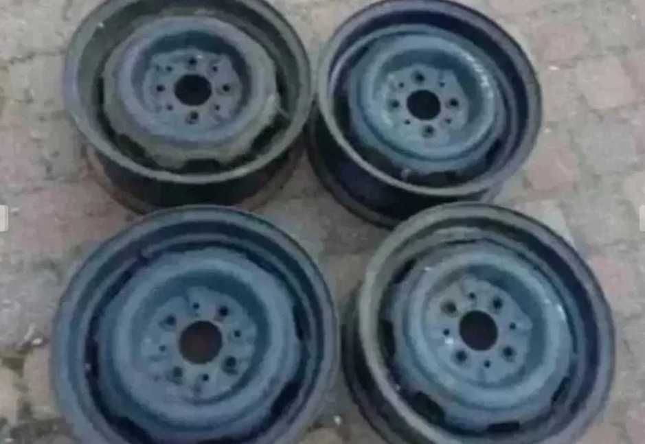 Fiat 125p Polonez felgi 13 bezdętkowe 4x98 komplet