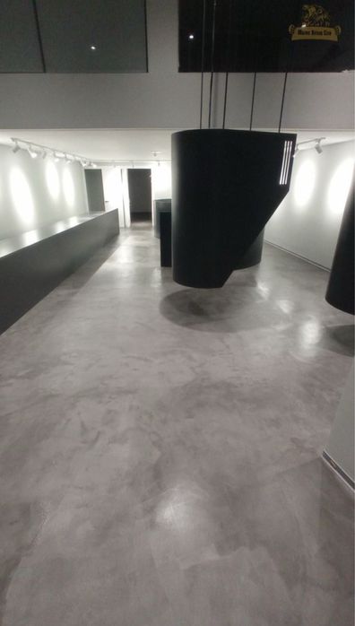 Mikrocement posadzki ściany łazienki meble