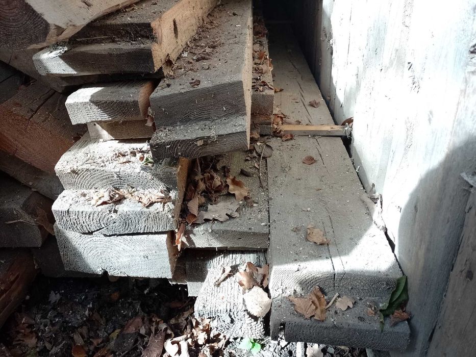 dyle bale z rozbiórki  sosnowe 80 lat 2,30-3 m 17x 18x9cm starordzew