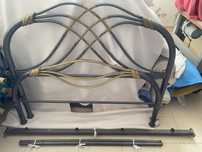 Cama de Metal Cinzenta