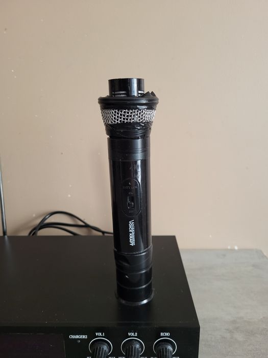 Zestaw dwóch mikrofonów bezprzewodowych ze stacją odbiorczą