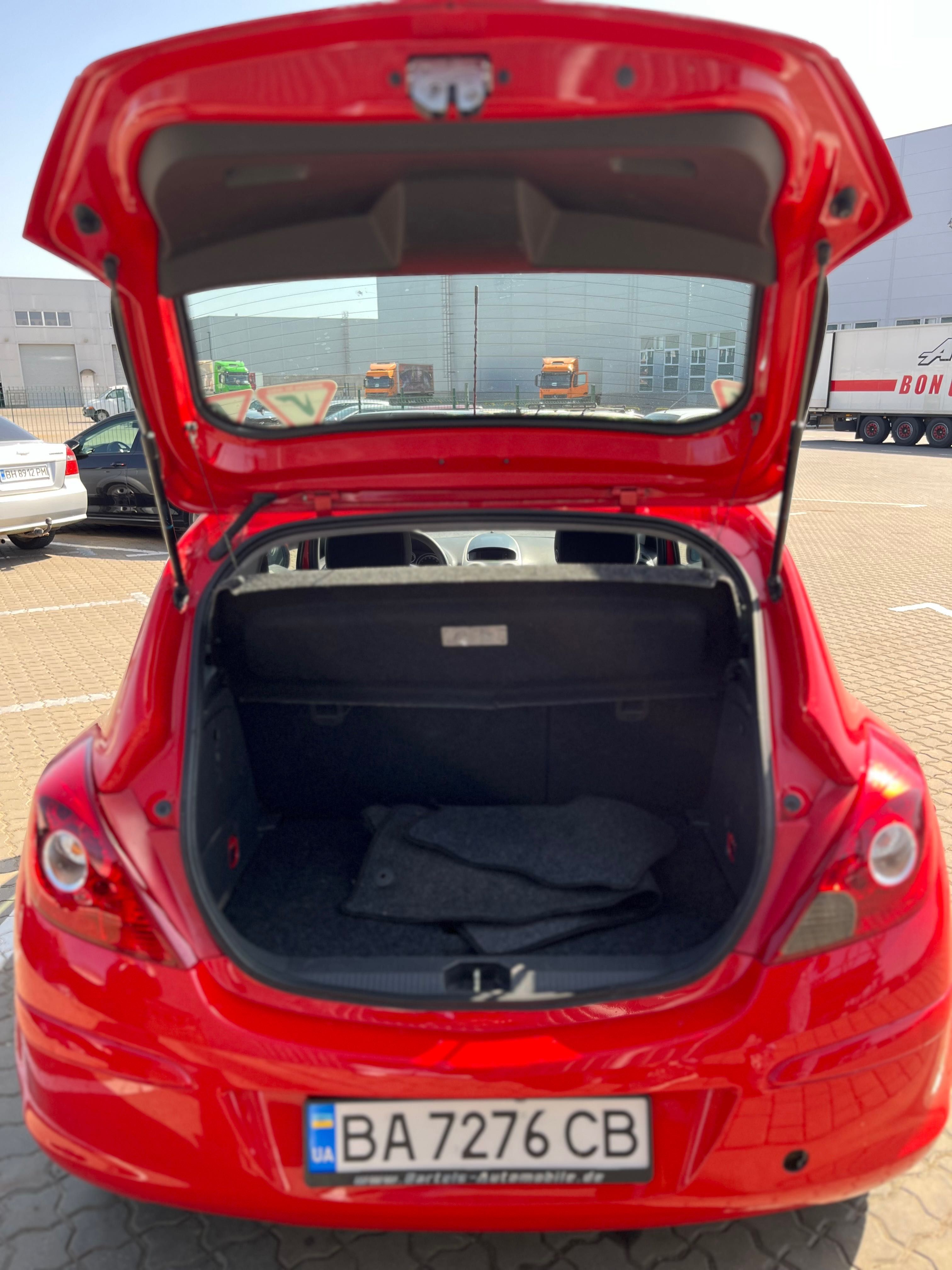 Автомобиль Opel Corsa