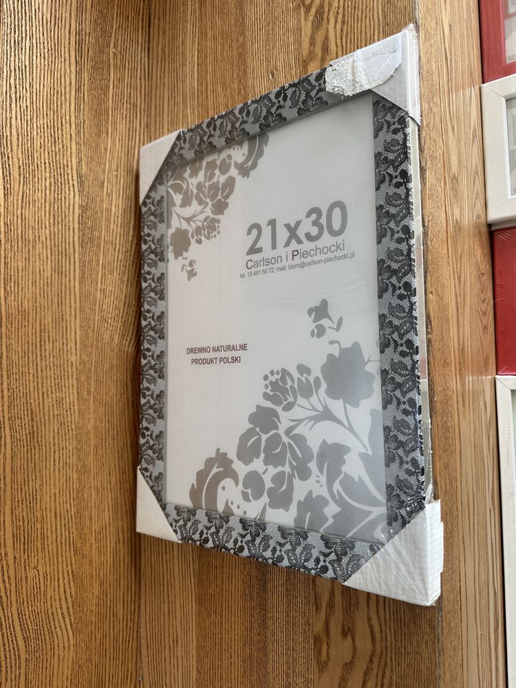 Komplet ramek do zdjec Ikea, Carlson