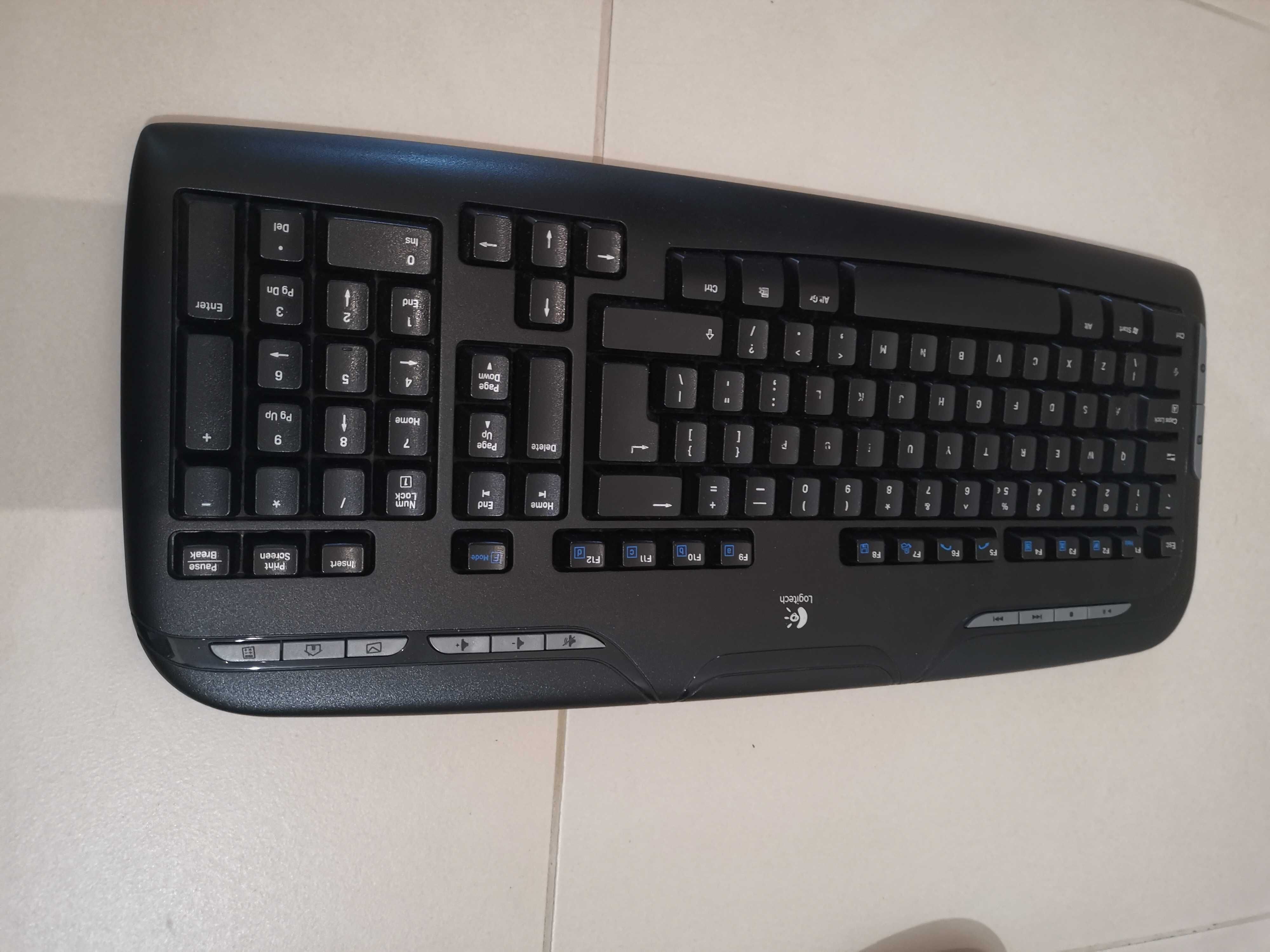 Klawiatura Logitech z myszą