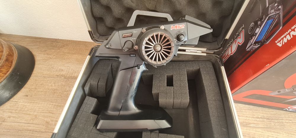 Carro X RAY XB4 2017