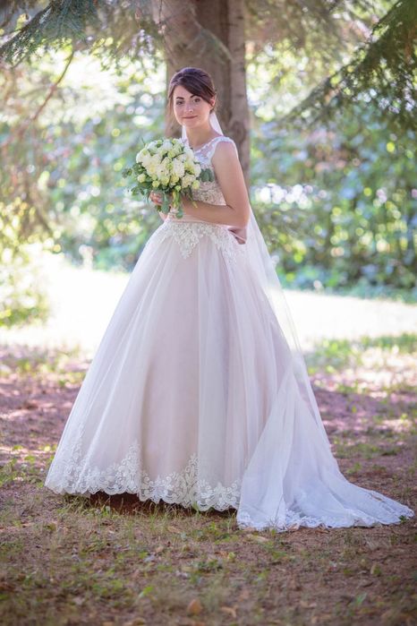 Чарівна Весільна сукня