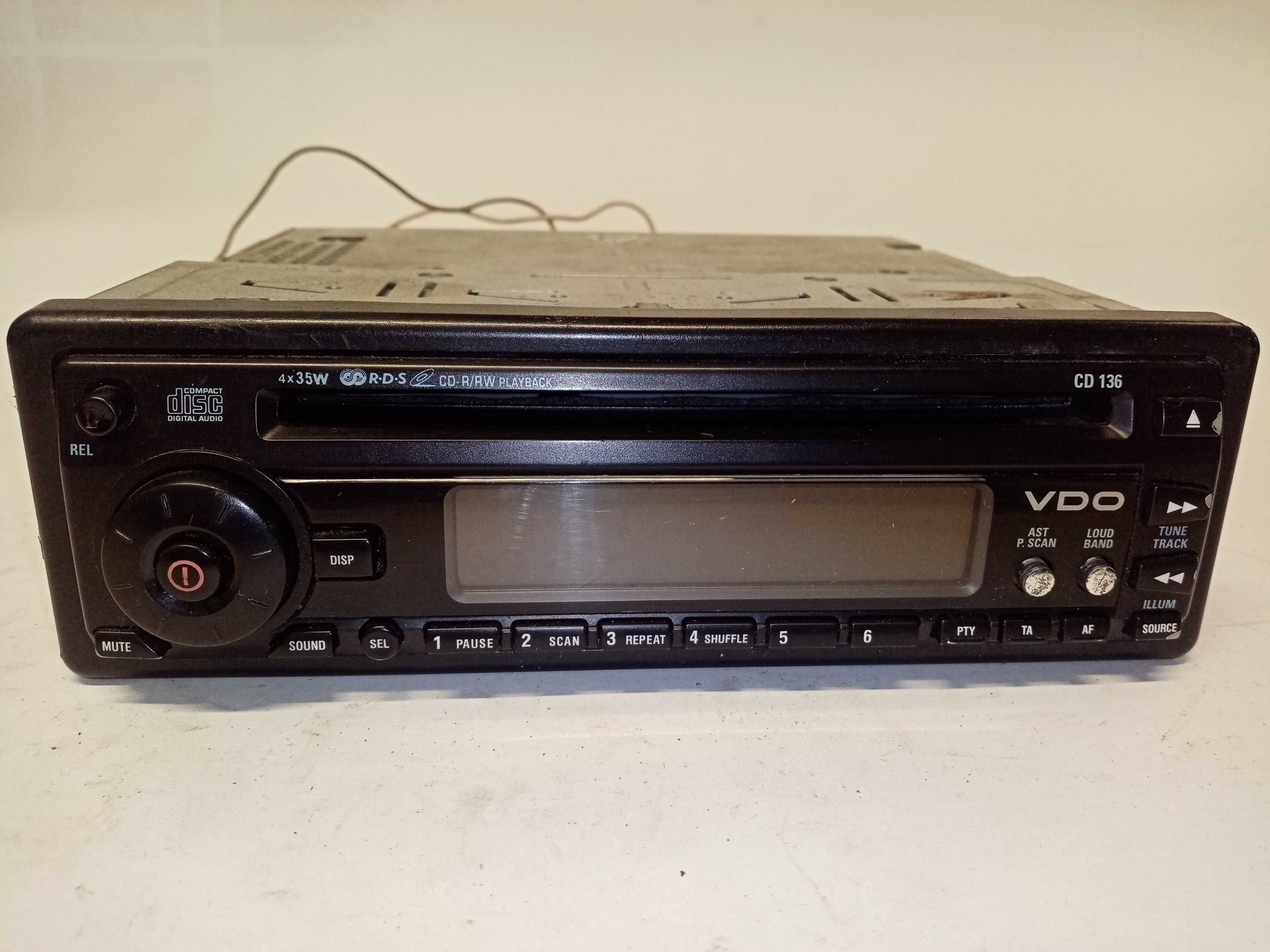 Radio samochodowe VDO CD 136