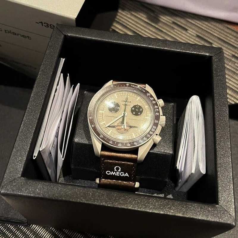 Omega x Swatch SO33T100 Saturn - Detale Saturnu w Designie