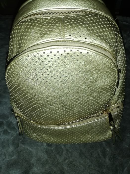 Mochila dourada média