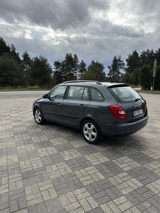 Skoda fabia 2011р