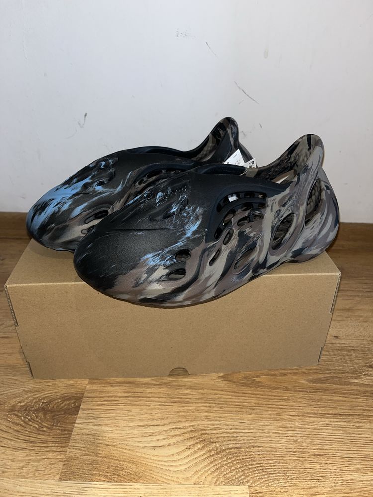 Yeezy foamrunner mx cinder