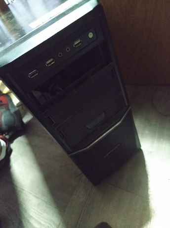 Zestaw komputer stacjonarny, monitor, GeForce 430 core 2 quad q9505