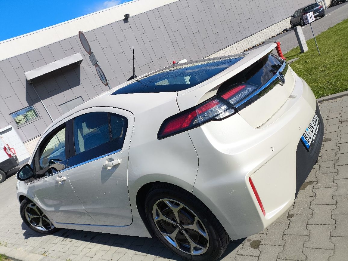Opel Ampera 1,4 Hybrid Plug-In 151 KM z Niemiec zadbany idealny!