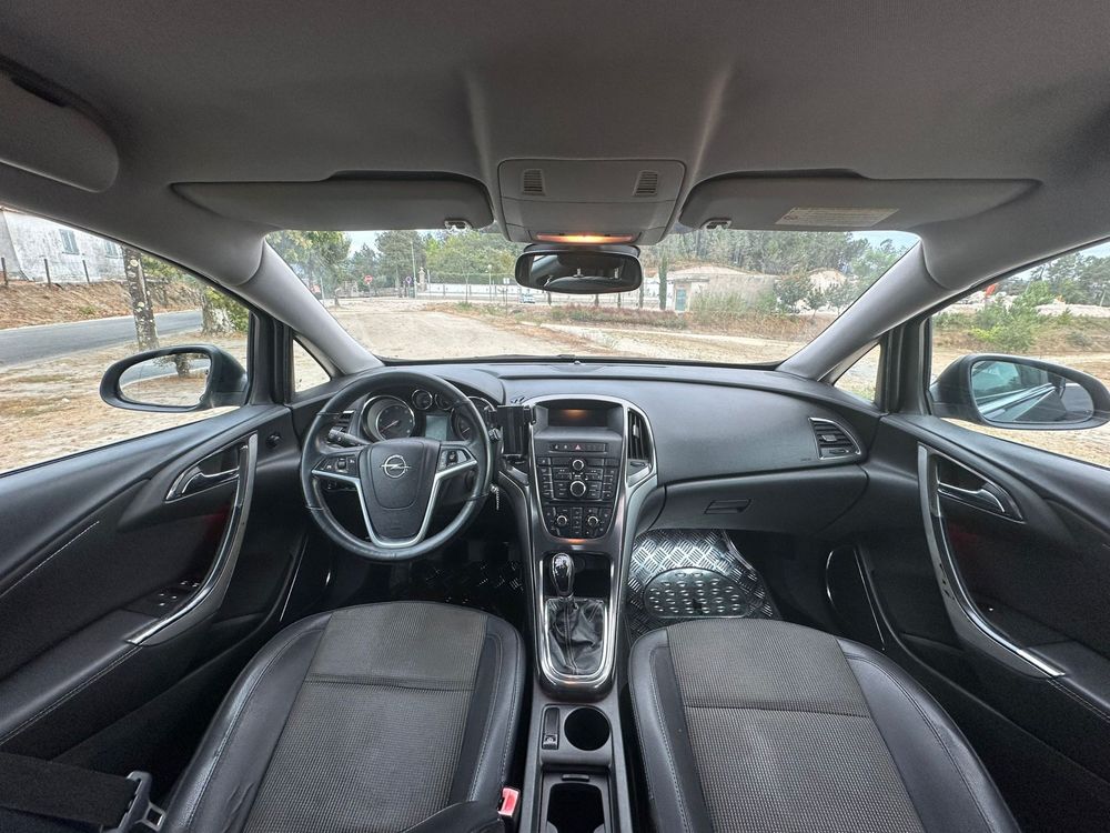 Opel Astra J Cosmos