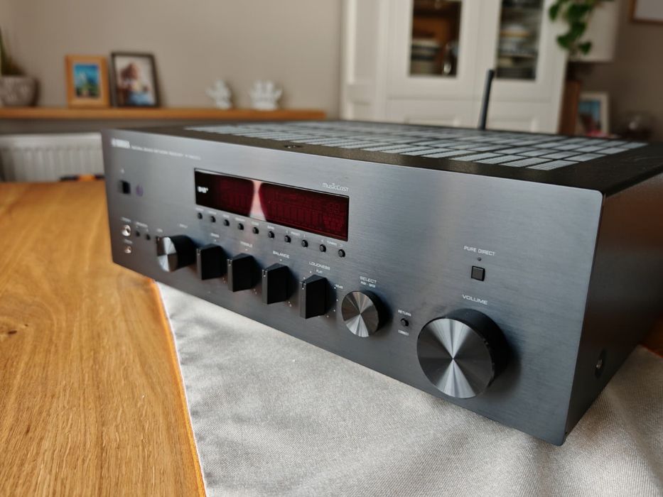 Amplituner Yamaha R-N803D