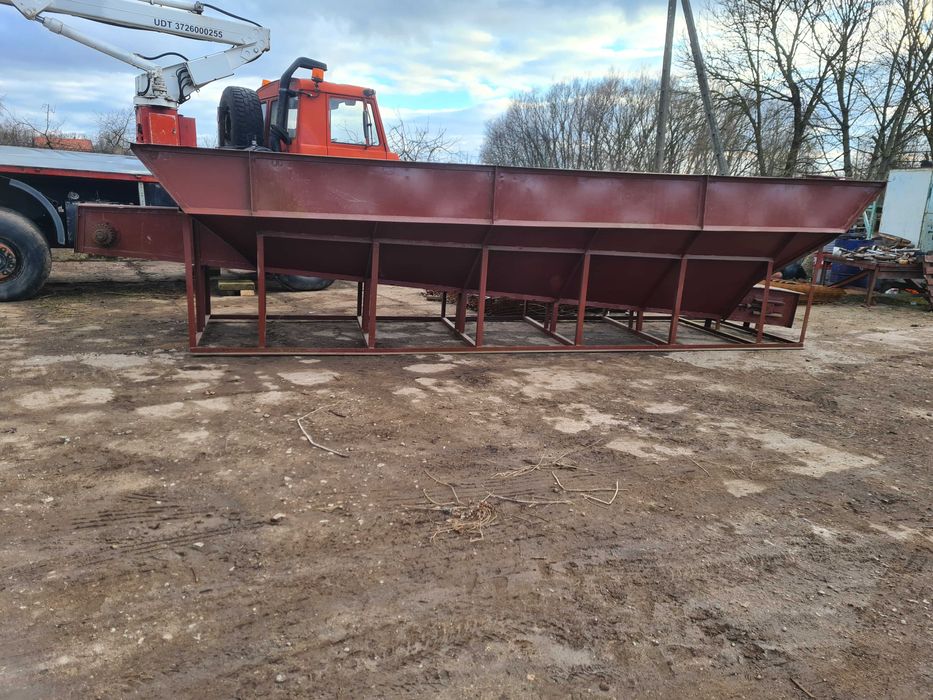 Kosz zbożowy z przenośnikiem