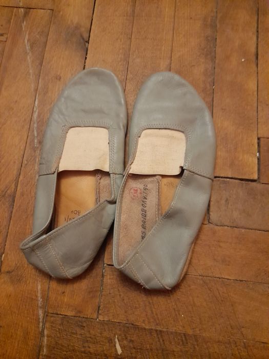 Продам чешки розмір 23 23.5 зручні легенькі