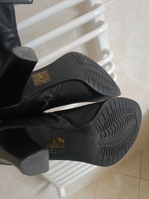 Kozaki buty czarne skórzane 38 wysokie na słupku zimowe ocieplane