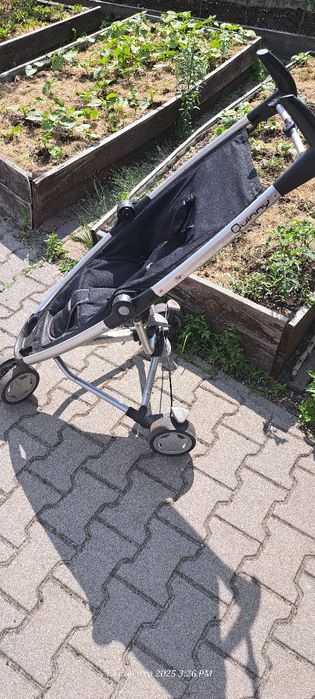 Wózek spacerowy.