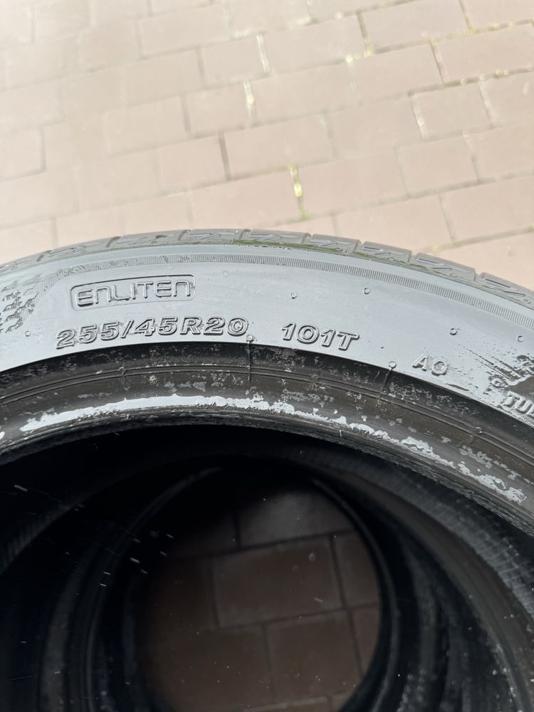 Bridgestone ECO 255 40 r20 2020рік