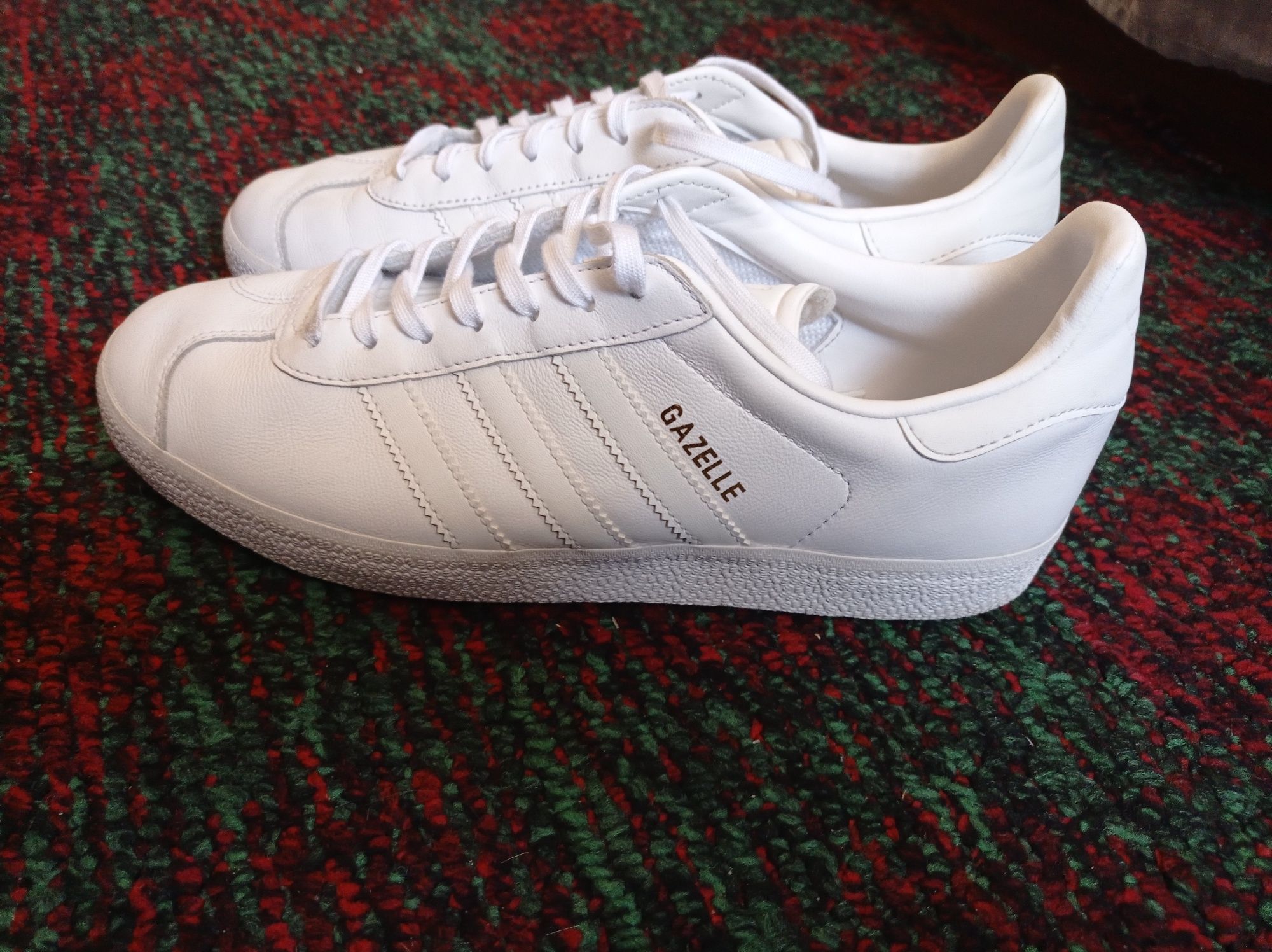Кроссовки  Adidas ( газели)кожаные