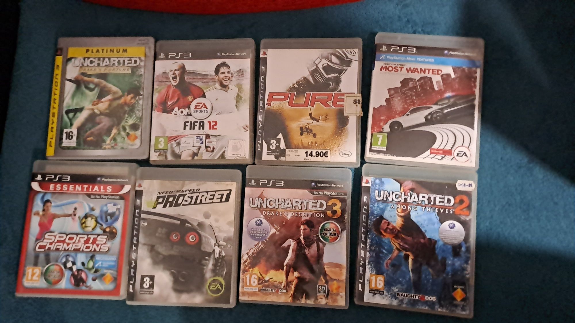 Ps3 com jogos e comandos