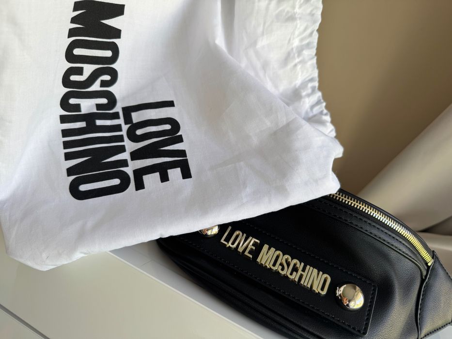 Saszetka nerka LOVE MOSCHINO