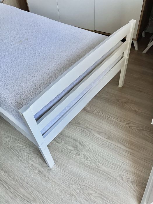 Łóżko jednoosobowe