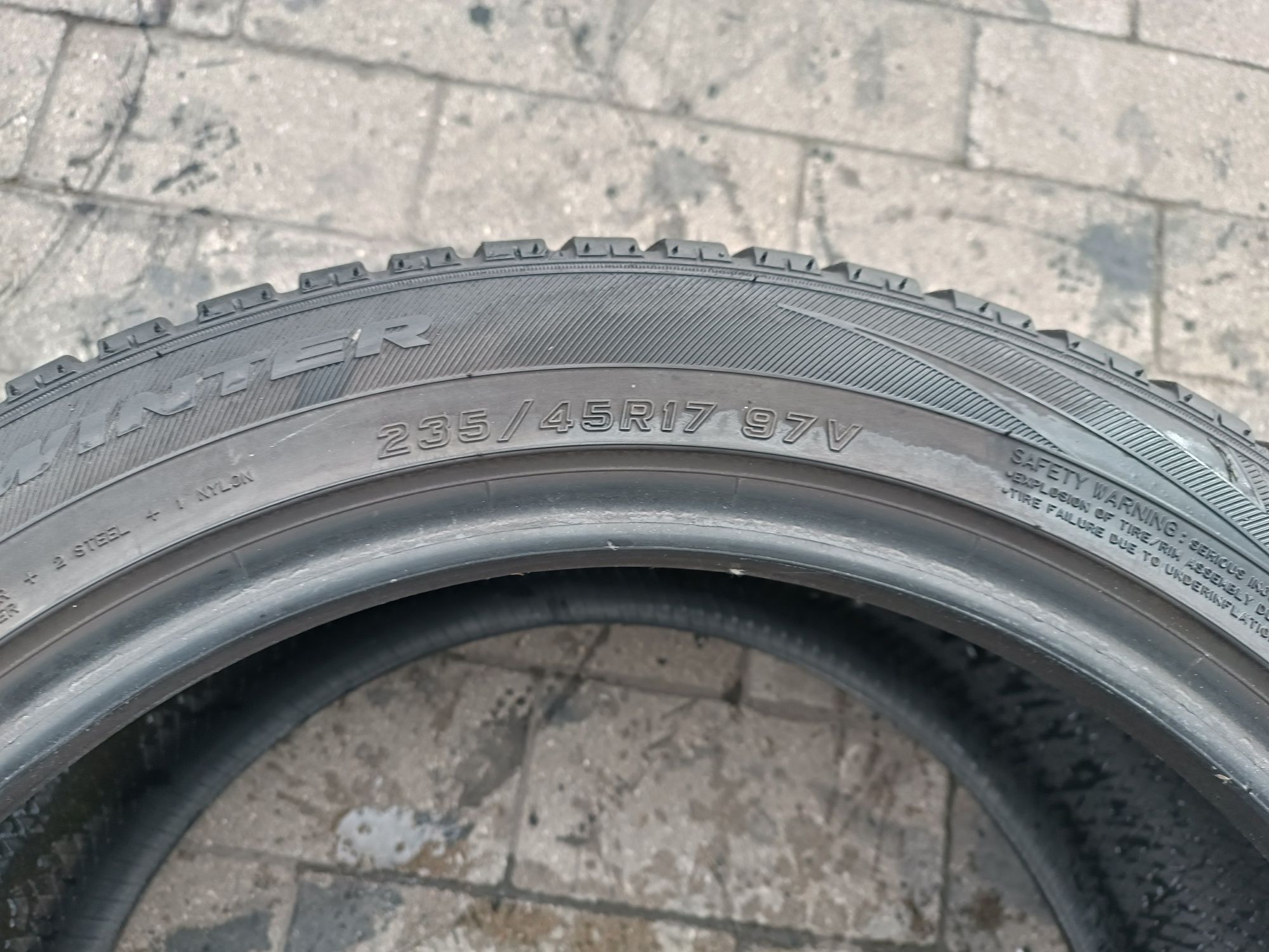 235/45R17 Falken Eurowinter HS449
