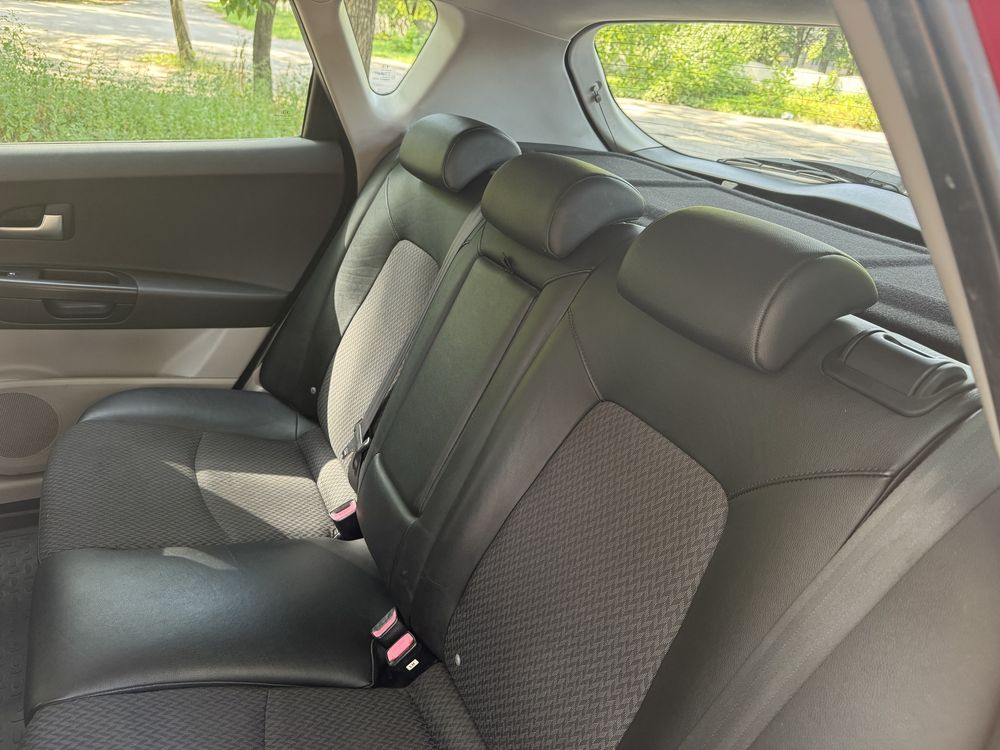 Продам свое авто KIA CEED 2.0