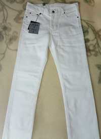Белые джинсы женские р.р.29