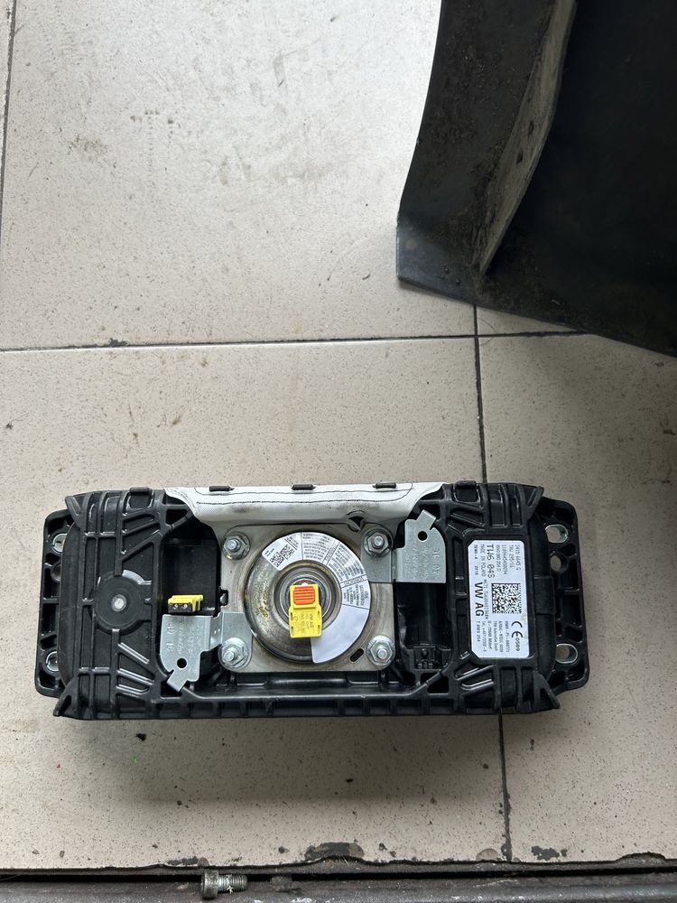 Подушка в торпеду audi a5 8w