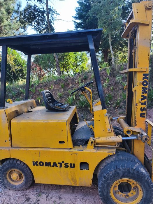 Vendo empilhador Komatsu